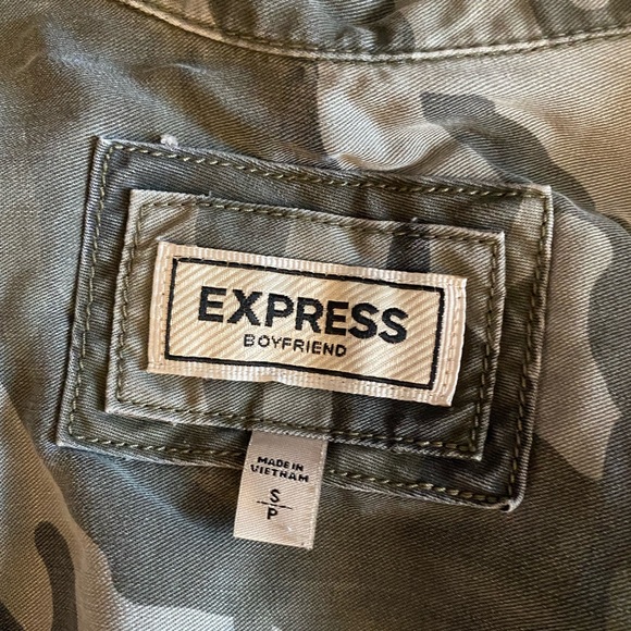 Express - Camouflage button up shirt - Small - Picture 2 of 3